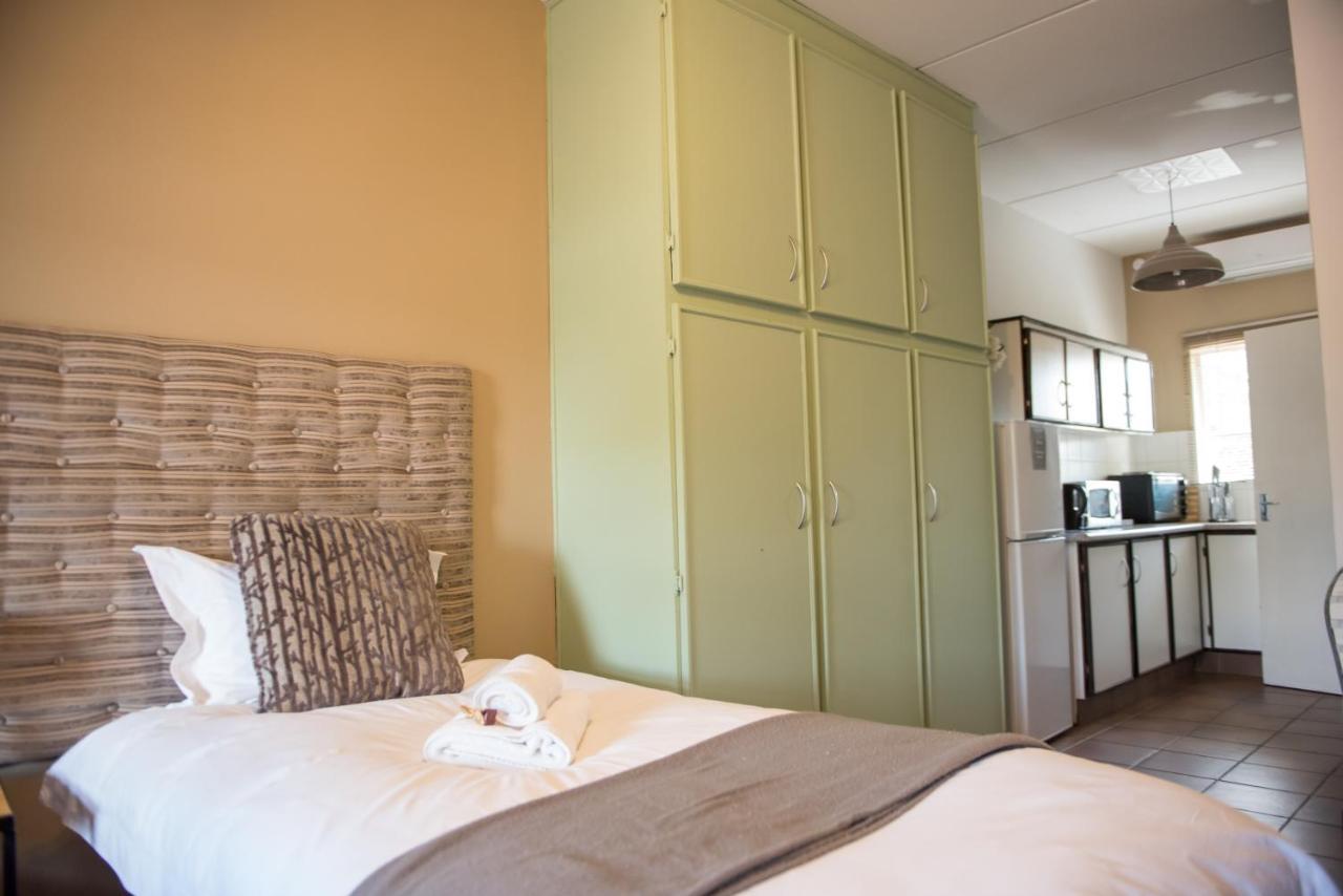 Melrose Place Guestrooms بوتشيفستروم المظهر الخارجي الصورة